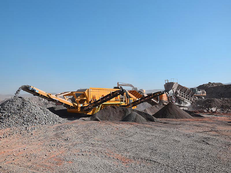 移動(dòng)履帶式破碎站