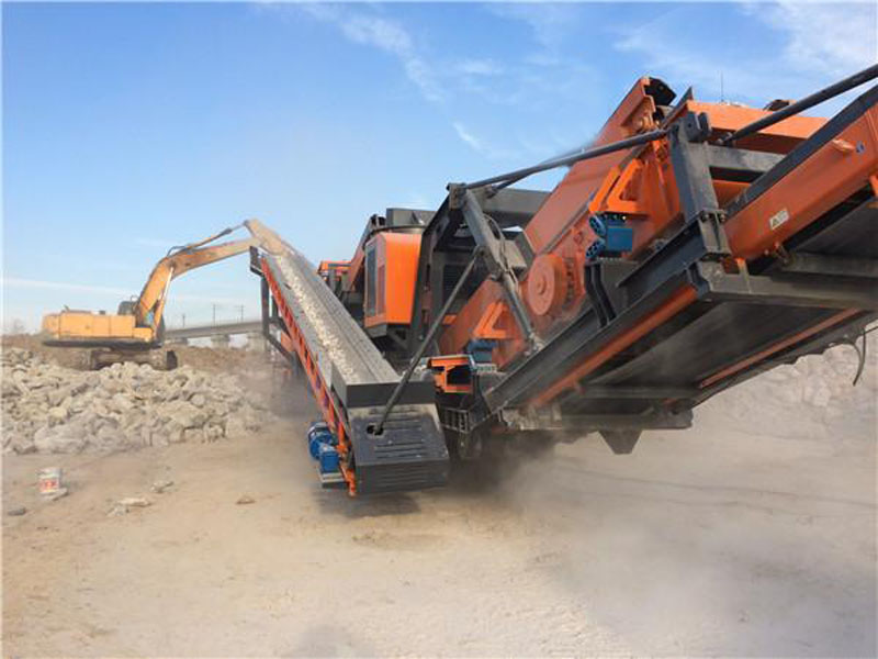 履帶式移動(dòng)破碎機(jī) 履帶式移動(dòng)破碎機(jī)