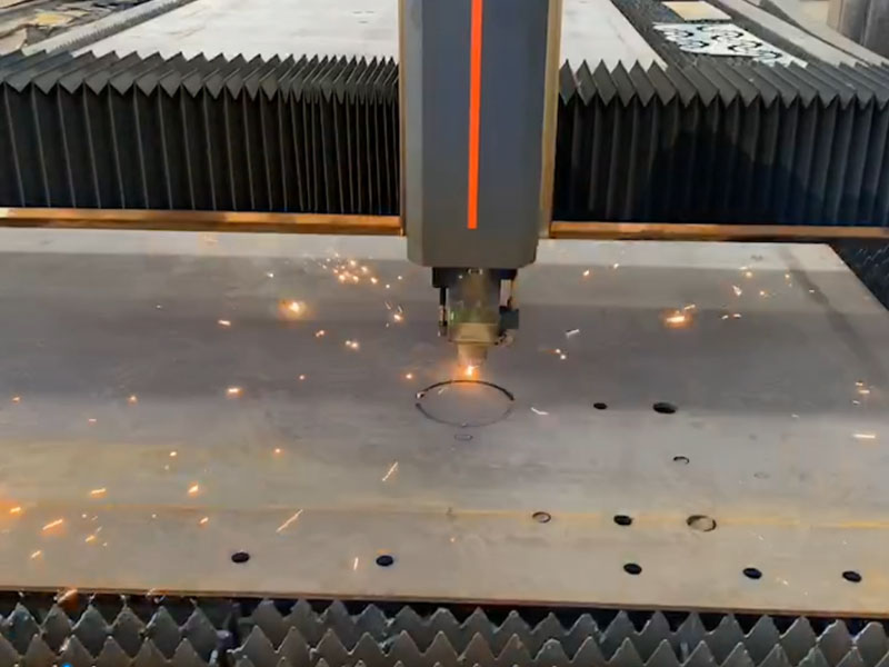 先進切割設(shè)備